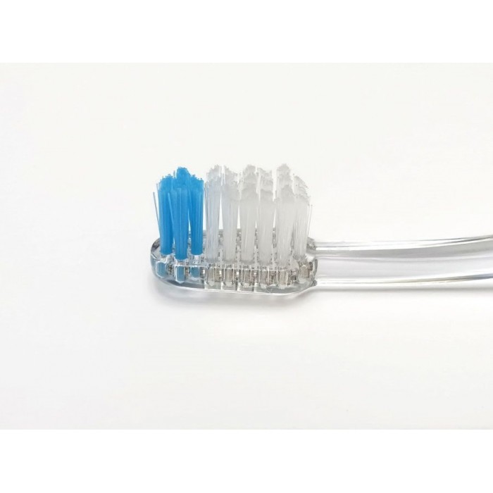 Vitis Access Medium мини-зубная щетка с щетинками средней жесткости в твердой упаковке (1 шт)